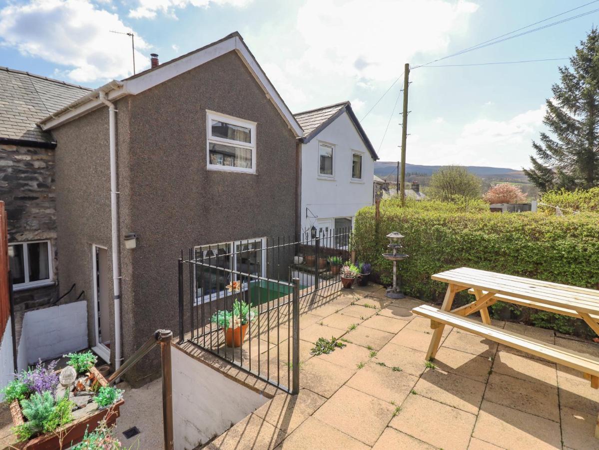 2 White Street Villa Penmachno Exterior photo